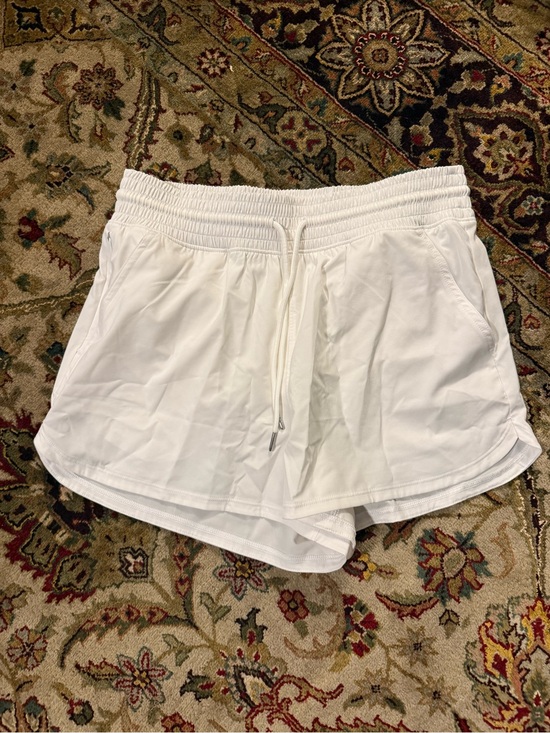 Abercrombie & Fitch Pants - Abercrombie YPB Flowy White Shorts